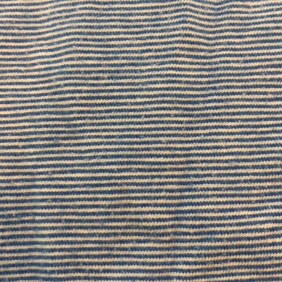 Lululemon size 2 soft tee with small stripe - Picture 2 of 3